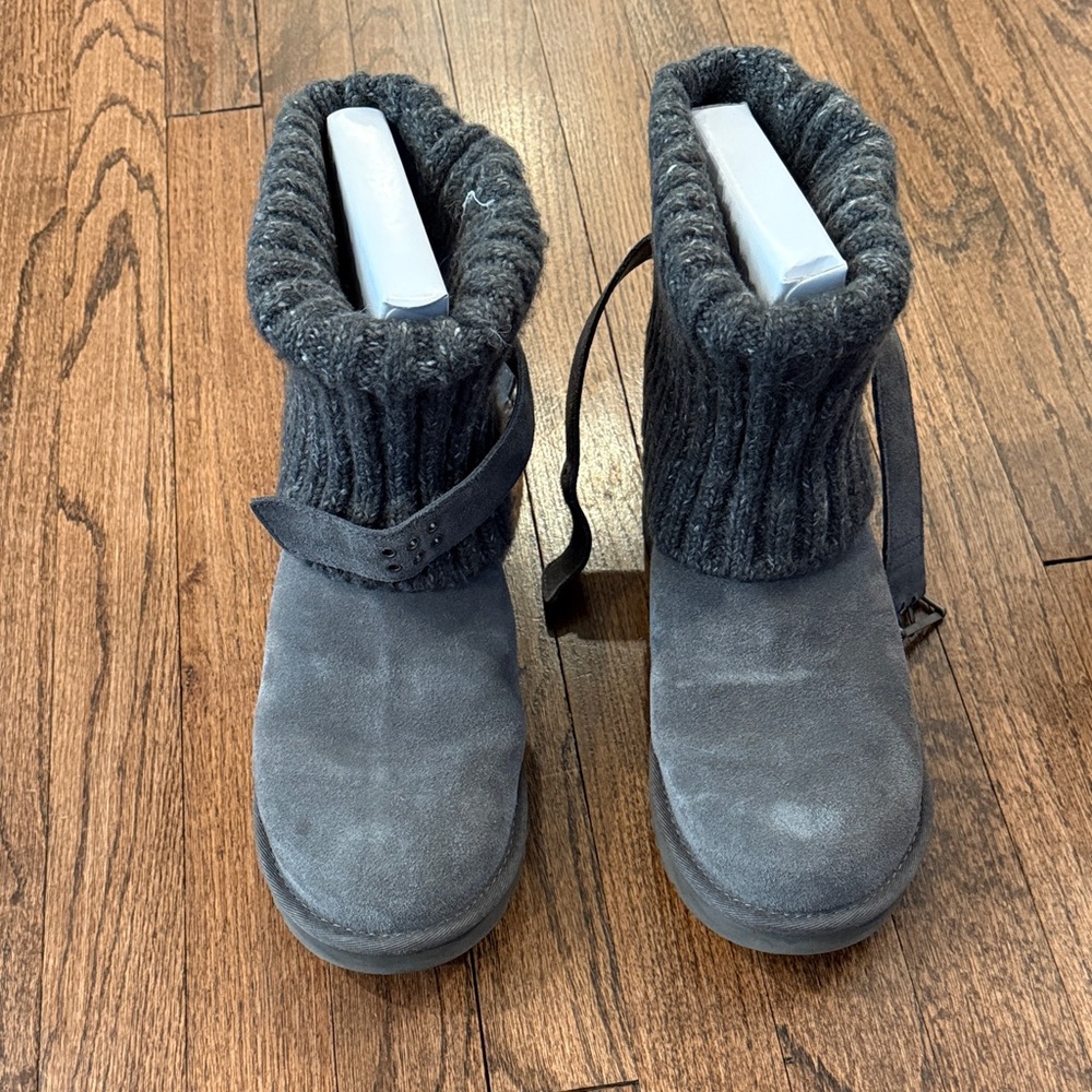 UGG W Cambridge Gray Suede Knit Cuff Short Boots - Size 9 🔥 (Like New)
